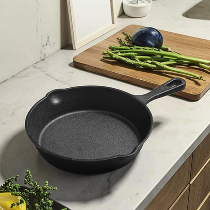 14cm Cast Iron Frying Pan – Mini Skillet for Eggs, Searing & Single Servings